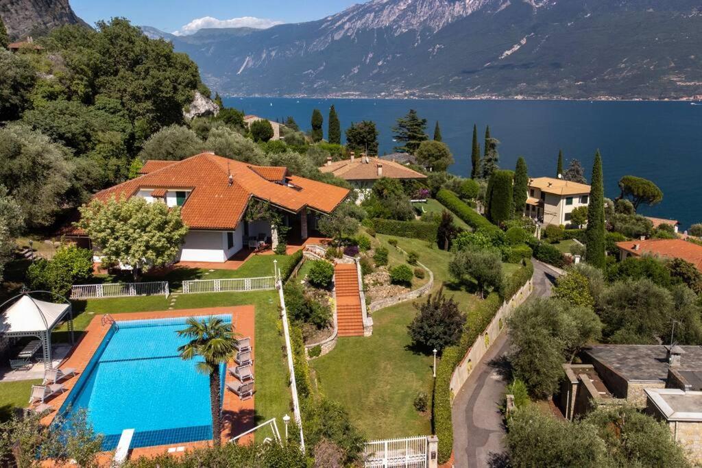 Villa Aurora- Villa Esclusiva Con Piscina E Splendida Vista Lago Гарньяно Экстерьер фото